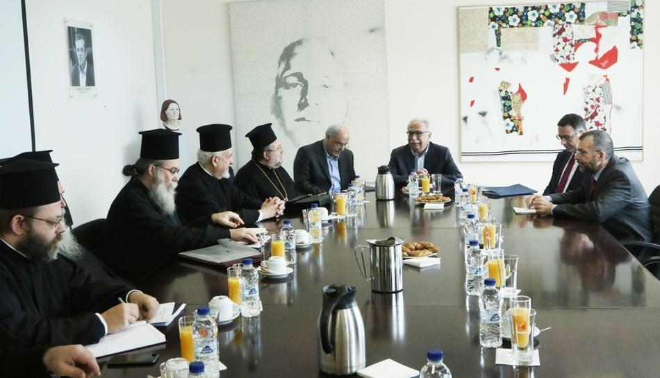 13/02/2019 Όλο το παρασκήνιο από τη συνάντηση Γαβρόγλου με την επιτροπή του Φαναρίου- Επί ποδός η Κρήτη- Δεν πείθεται ο ΙΣΚΕ (βίντεο) / Επικαιρότητα Τη συνέχιση του διαλόγου προκειμένου να καταλήξουν