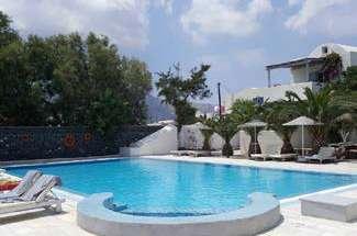 439 39 39 739 839 439 39 39 739 839 Το Okeanis Beach περιβάλλεται από κήπο και προσφέρει πισίνα, εστιατόριο και σνακ μπαρ.