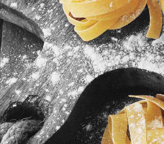and mushrooms - 18 Παπαρδέλες με μοσχαράκι Ραγού σιγομαγειρεμένο με φρέσκια τομάτα και κυκλαδίτικα μυρωδικά