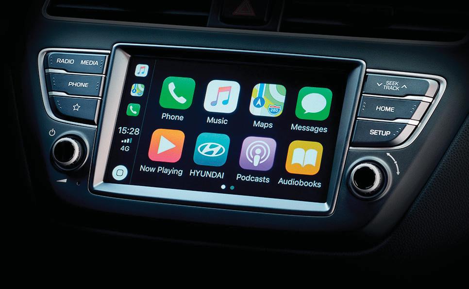 Αξιοποιείτε με τον πιο εύχρηστο και ασφαλή τρόπο τις δυνατότητες του κινητού σας ενώ οδη1 γείτε, μέσα από την προηγμένη συνδεσιμότητα των εφαρμογών Apple CarPlayTM και Android 2 AutoTM είτε πρόκειται