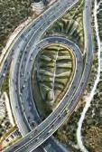 2004 ΕΙΚΑΣΤΙΚΗ ΔΙΑΜΟΡΦΩΣΗ ΤΟΠΙΟΥ / ΠΑΝΕΥΡΩΠΑΪΚΗ ΔΙΑΚΡΙΣΗ Η κατασκευή του σύγχρονου αυτοκινητόδρομου συνδυάστηκε με την τέχνη, μέσω της συνεργασίας με τη γλύπτρια τοπίου Νέλλα Γκόλαντα, η οποία