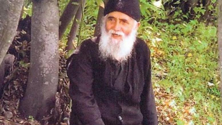 08/03/2019 Ο Άγιος Παΐσιος για τη βλασφημία προς το Άγιο Πνεύμα / Ορθόδοξες Προβολές Γέροντα, στην Αγία Γραφή λέει ότι η βλασφημία κατά του Αγίου Πνεύματος δεν συγχωρείται[1].