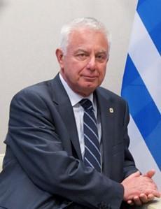 Παναγιώτης Πικραμμένος Ο Παναγιώτης Πικραμμένος γεννήθηκε στην Αθήνα στις 26 Ιουλίου 1945. Σπούδασε στη Νομική Σχολή του Πανεπιστημίου Αθηνών.