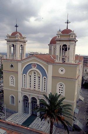 ΠΟΛΗ ΤΗΣ ΧΙΟΥ (Ιερός Μητροπολιτικός Ναός) ΠΡΟΣΚΥΝΗΜΑ ΣΤΗΝ ΙΕΡΑ ΜΗΤΡΟΠΟΛΗ ΧΙΟΥ ΨΑΡΩΝ ΚΑΙ ΟΙΝΟΥΣΣΩΝ ΙΕΡΟΣ ΜΗΤΡΟΠΟΛΙΤΙΚΟΣ ΝΑΟΣ ΧΙΟΥ Ο Ναός τιµάται επ ονόµατι των Αγίων Μαρτύρων Μηνά, Βίκτωρος και