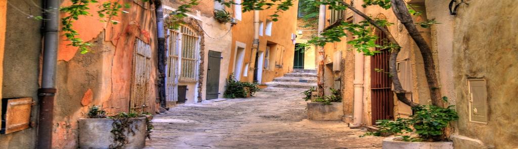 TRAVEL IDENTITY Το πρόγραμμα-προπύργιο της «άλλης» Ευρώπης του Versus Travel.